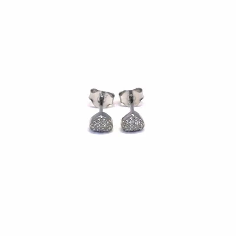 Silberne Herz-Ohrstecker mit weißem Stein 1
