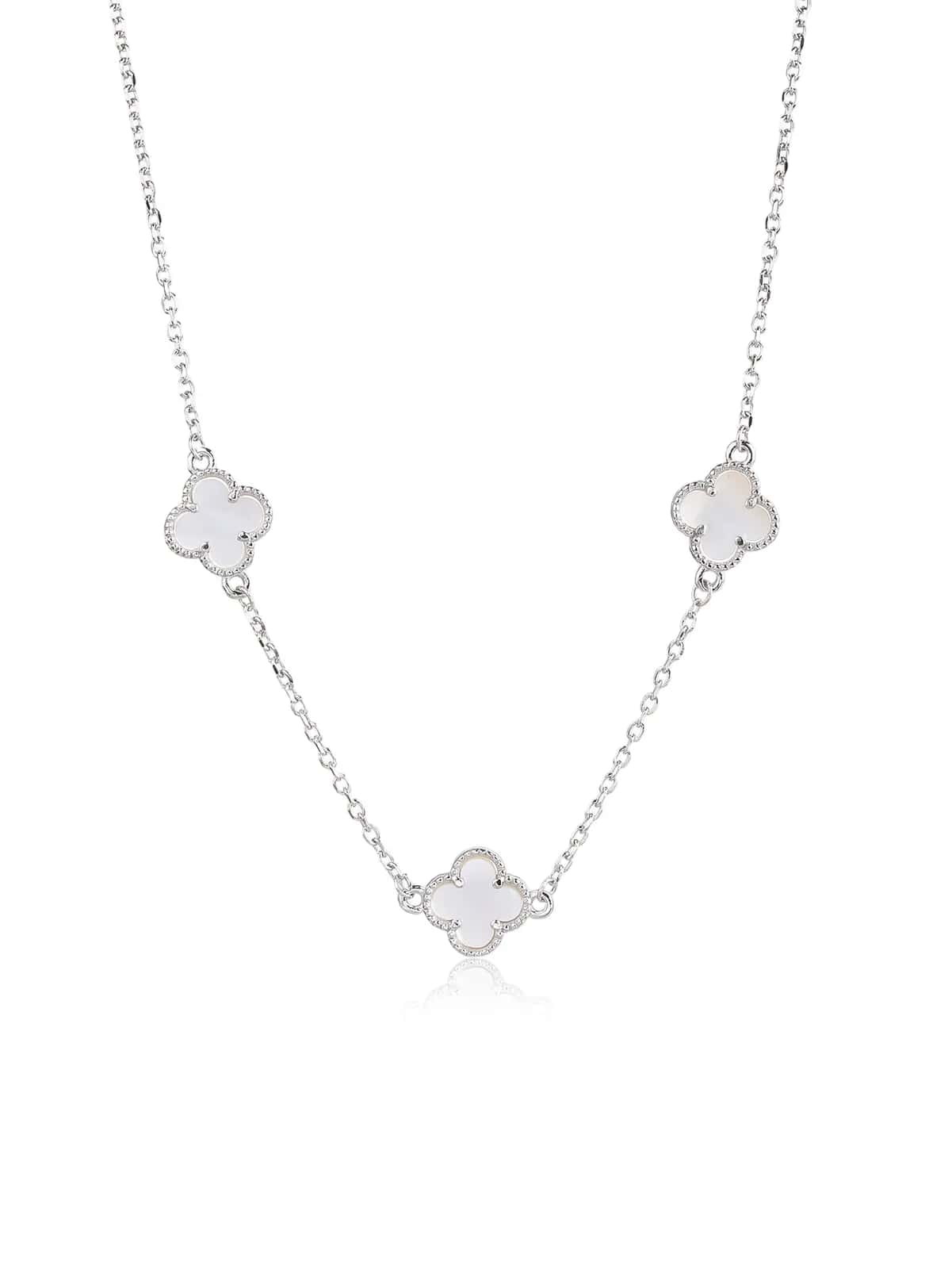 Silver necklace with three mother-of-pearl inlays and a four-leaf clover motif, rhodium-plated