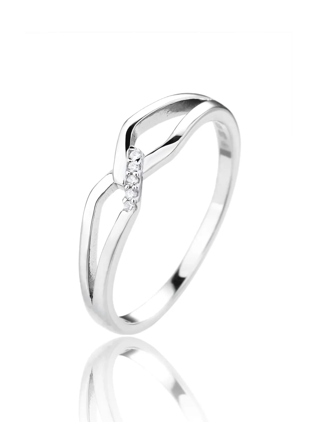 Silver clear ring with fine zirconia decoration 1